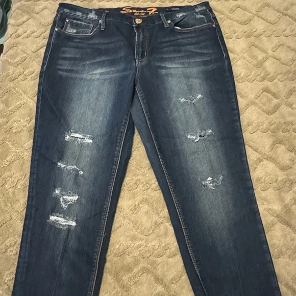 Seven7| Women's Girlfriend fit ripped jeans| Size 14 - Picture 1 of 8
